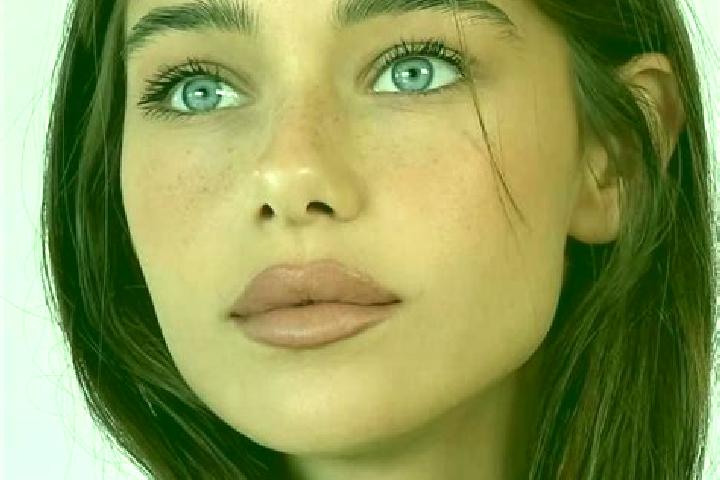 Grace, 25, a brunette amber-eyed indian companion based in Guaynabo. Offering Deep French Kissing, Massage, Roleplay, Duos, Travel Companion. Available for i...