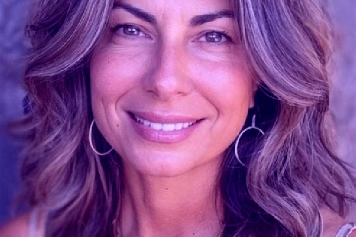 Grace, 25, a brunette grey-eyed latina companion based in Etreville. Offering Roleplay, BDSM, Dinner Date, 69, Party Girl. Available for incall and outcall, ...
