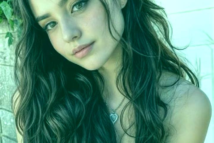 Grace, 25, a brunette hazel-eyed ebony companion based in Mont-de-Marsan. Offering Dinner Date, GFE, Duos. Available for incall and outcall, day and evening ...