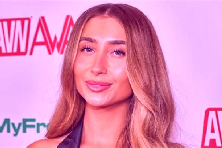 Grace, 25 — Escort in Latille, France