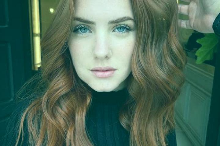 Grace, 26, a auburn blue-eyed ebony companion based in Ivaipora. Offering A-Level, Couples, OWO. Available for incall and outcall, day and evening dates.