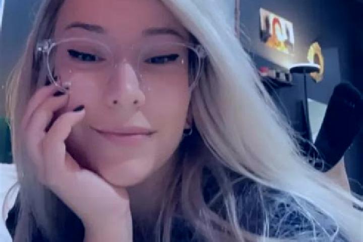 Grace, 26, a blonde grey-eyed latina companion based in Ruhstadt. Offering Roleplay, Deep French Kissing, Girlfriend Experience, OWO. Available for incall an...
