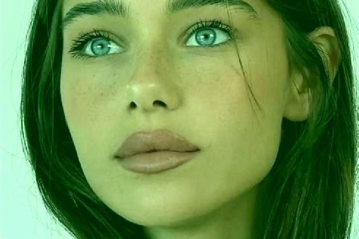 Grace, 26, a brunette blue-eyed middle eastern companion based in Trelly. Offering BDSM, Fetish, 69. Available for incall and outcall, day and evening dates.