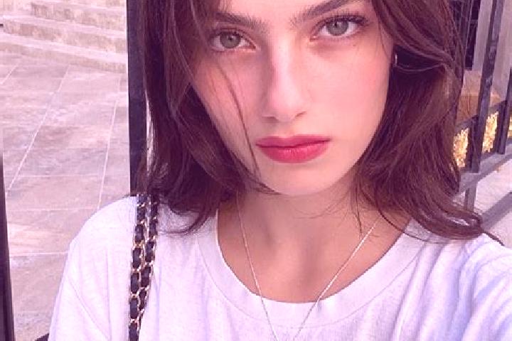 Grace, 26, a chestnut grey-eyed ebony companion based in el Pertus. Offering A-Level, Deep French Kissing, Party Girl. Available for incall and outcall, day ...