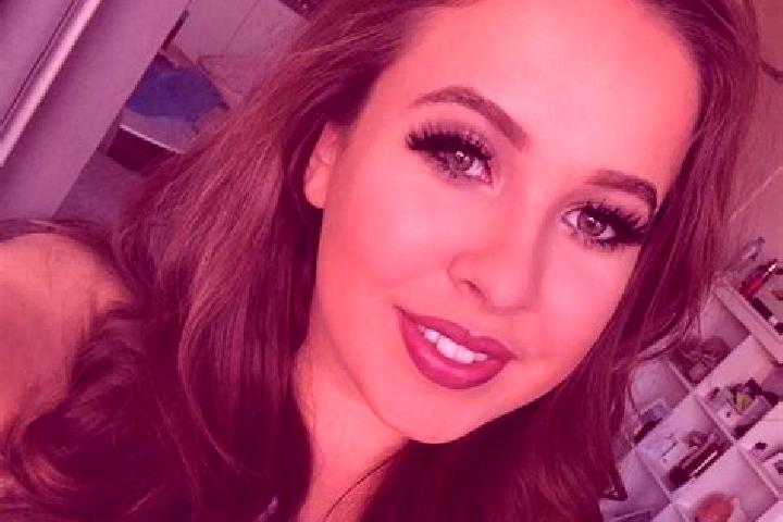 Grace, 26, a red grey-eyed european companion based in Dagami. Offering Couples, Party Girl, BDSM. Available for incall and outcall, day and evening dates.
