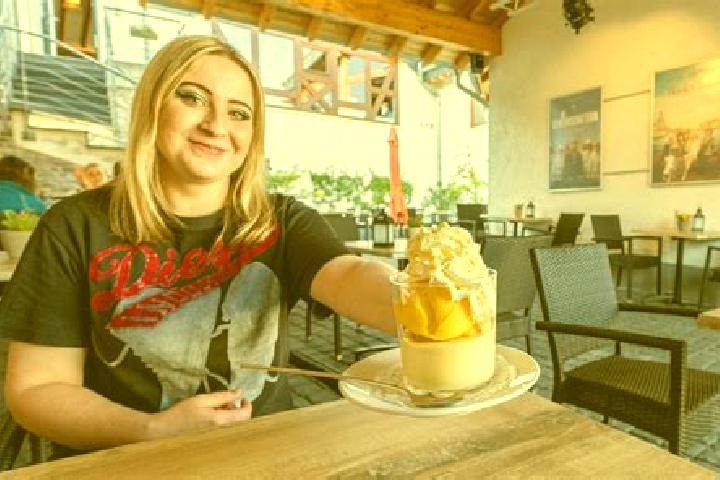 Grace, 26 — Escort in Adendorf, Germany