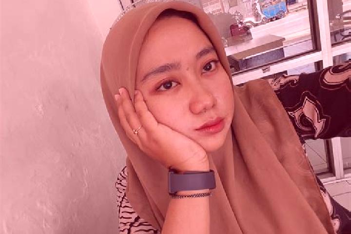 Grace, 26 — Escort in Sokobanah, Indonesia