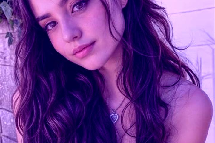 Grace, 27, a brunette hazel-eyed middle eastern companion based in Mere. Offering OWO, Overnight, Striptease. Available for incall and outcall, day and eveni...