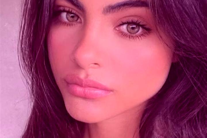 Grace, 27, a red green-eyed indian companion based in Volkach. Offering Erotic Massage, A-Level, Party Girl, Deep French Kissing. Available for incall and ou...