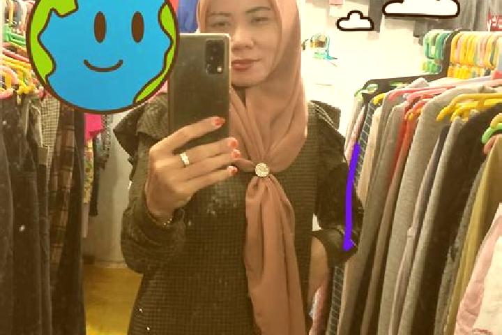 Grace, 27 — Escort in Kuala Pembuang, Indonesia