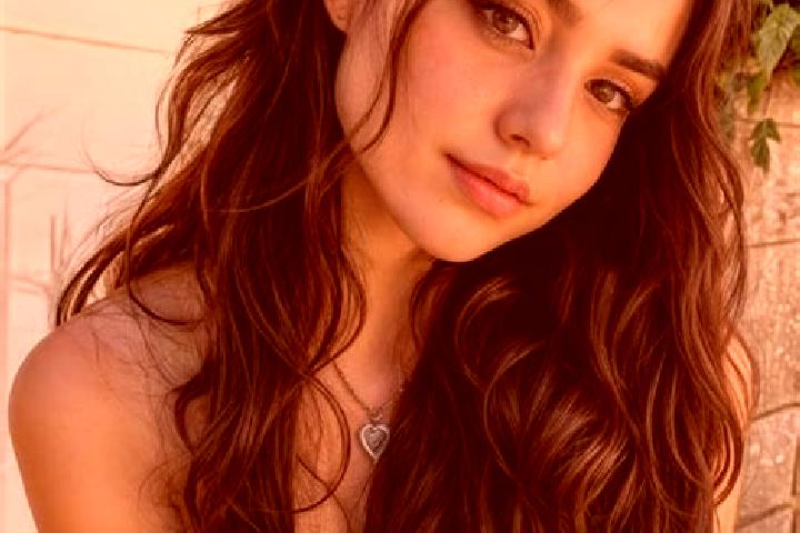 Grace, 28, a auburn amber-eyed european companion based in Fondi. Offering Couples, Girlfriend Experience, Domination, Party Girl. Available for incall and o...
