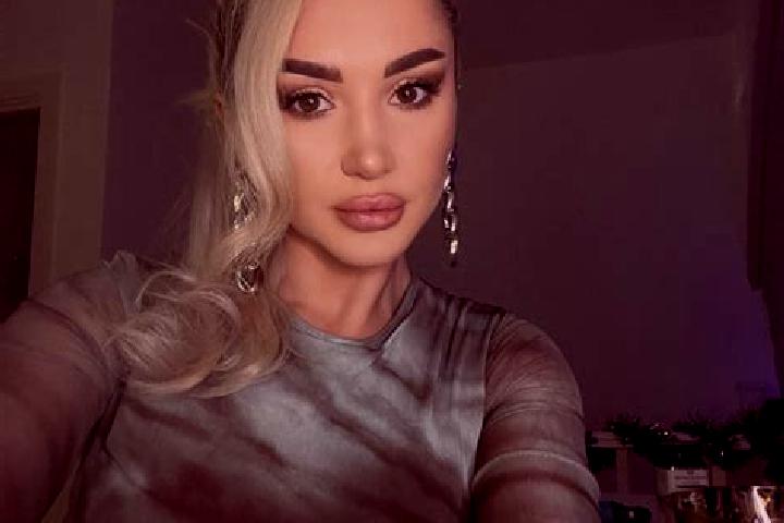 Grace, 28, a blonde dark-eyed indian companion based in Khandallah. Offering Duos, GFE, Striptease, Domination, Prostate Massage. Available for incall and ou...