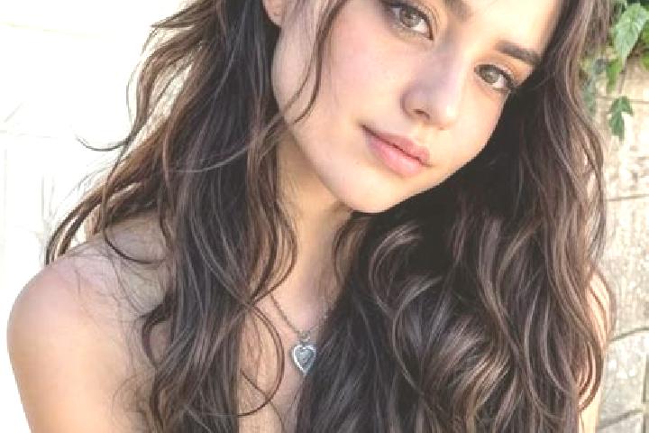 Grace, 29, a auburn hazel-eyed middle eastern companion based in Gasselternijveenschemond. Offering Prostate Massage, Couples, Overnight, Deep French Kissing...