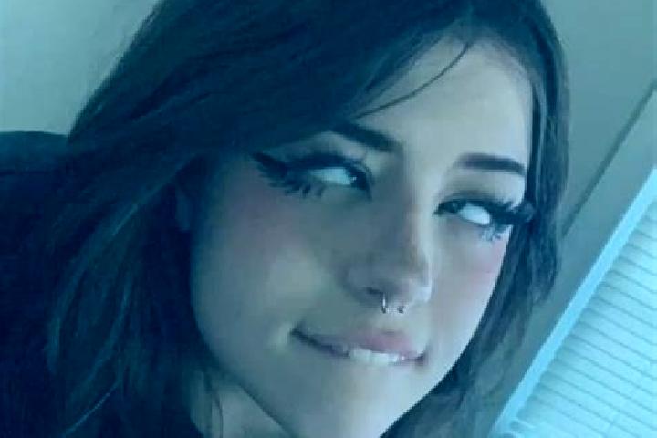 Grace, 29, a brunette amber-eyed european companion based in Neufmaison. Offering Party Girl, GFE, OWO. Available for incall and outcall, day and evening dates.