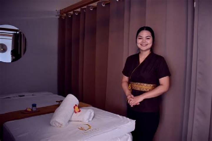 Grace, 30, a brunette amber-eyed asian companion based in Neeroeteren. Offering Erotic Massage, Couples, Fetish. Available for incall and outcall, overnight ...