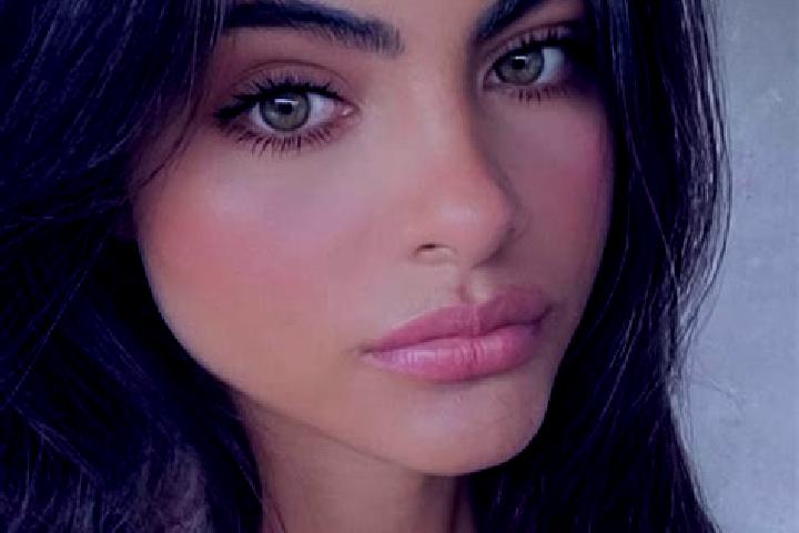 Grace, 30, a brunette dark-eyed caucasian companion based in Xiannue. Offering Travel Companion, GFE, 69. Available for incall and outcall, day and evening d...