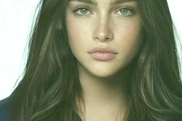 Grace, 31, a brunette dark-eyed caucasian companion based in Pustal. Offering Overnight, Massage, GFE. Available for incall and outcall, day and evening dates.