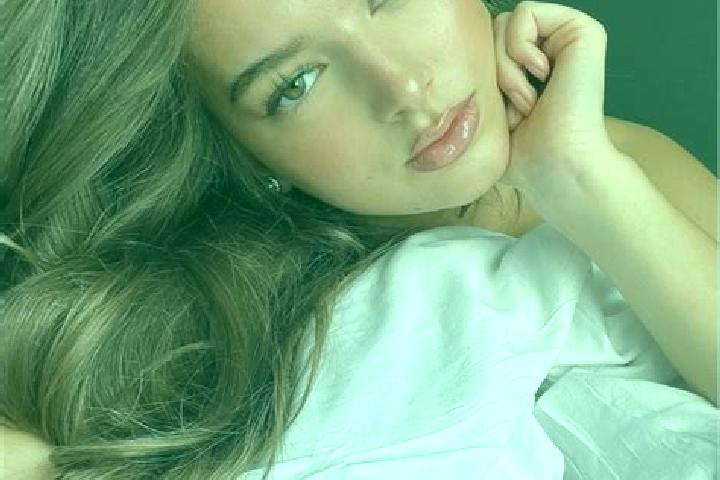 Grace, 31, a chestnut hazel-eyed caucasian companion based in Aluksne. Offering Prostate Massage, Deep French Kissing, Overnight. Available for incall and ou...