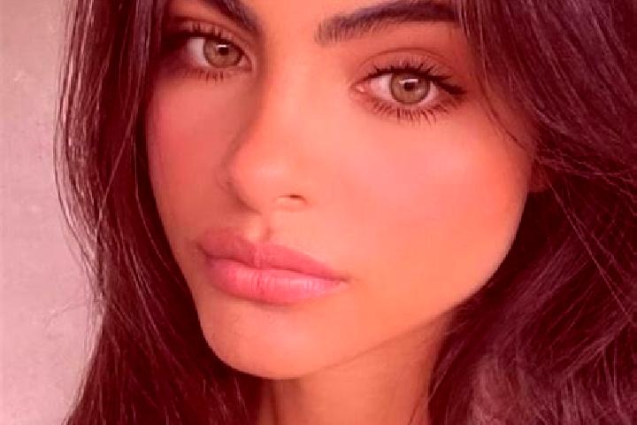 Grace, 32, a brunette green-eyed indian companion based in Bad Laer. Offering OWO, GFE, Striptease, Fetish. Available for incall and outcall, overnight booki...