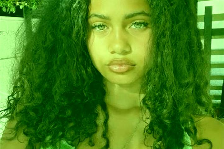 Grace, 32, a chestnut green-eyed mixed companion based in Arenys de Lledo / Arens de Lledo. Offering Tantra, Erotic Massage, Striptease. Available for incall...