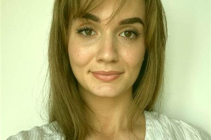 Grace, 32, a red grey-eyed middle eastern companion based in Le Puy-Sainte-Reparade. Offering Roleplay, Overnight, BDSM. Available for incall and outcall, ov...