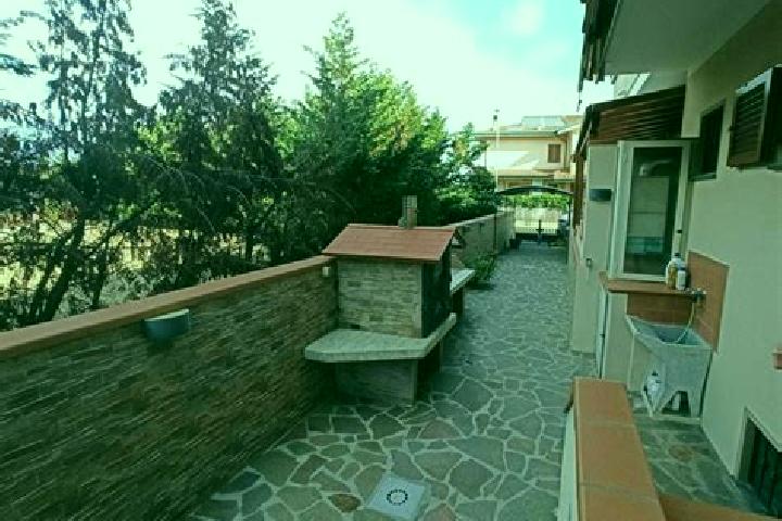 Grace, 32 — Escort in Monticello Conte Otto, Italy