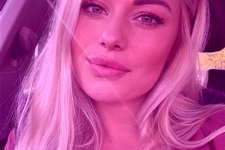 Grace, 33, a blonde hazel-eyed european companion based in Costiugeni. Offering Massage, Prostate Massage, Domination, Travel Companion. Available for incall...