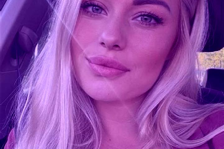 Grace, 33, a blonde hazel-eyed slavic companion based in Northfield. Offering Prostate Massage, Tantra, CIM, Overnight. Available for incall and outcall, day...