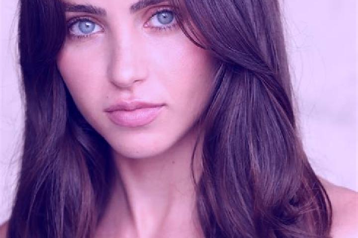 Grace, 33, a brunette hazel-eyed mixed companion based in Zarren. Offering Striptease, CIM, Duos, Massage, Roleplay. Available for incall and outcall, overni...