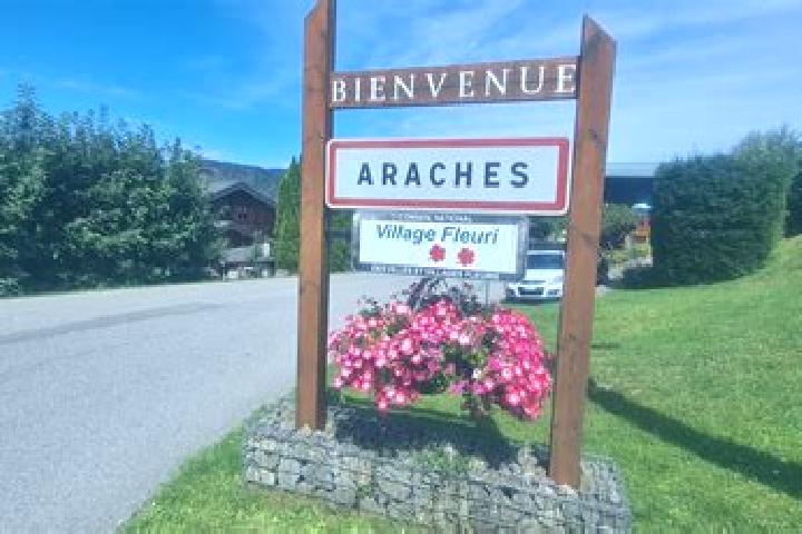 Grace, 33 — Escort in Araches-la-Frasse, France