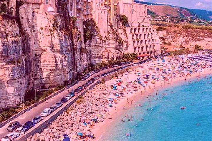Grace, 33 — Escort in Manciano, Italy