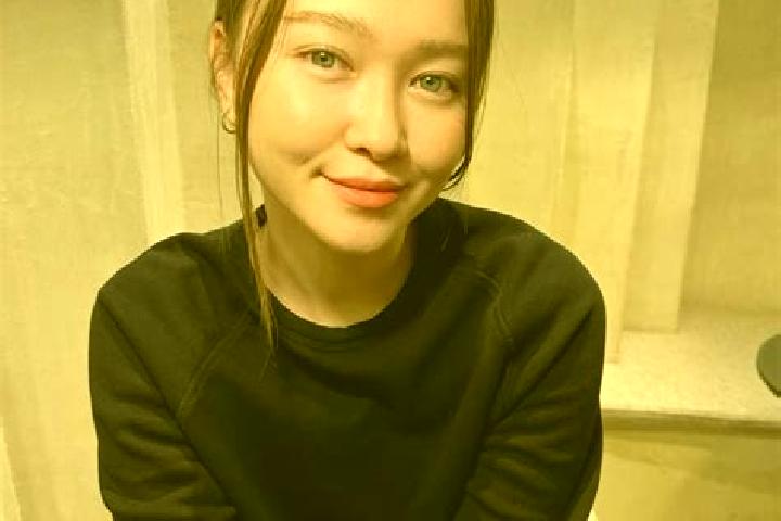Grace, 34, a red blue-eyed asian companion based in Cascine-La Croce. Offering Deep French Kissing, Party Girl, Overnight. Available for incall and outcall, ...
