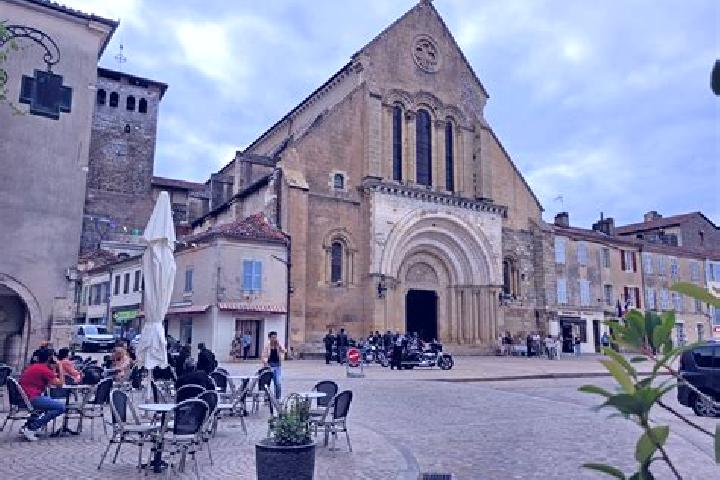 Grace, 34 — Escort in Saint-Sever, France