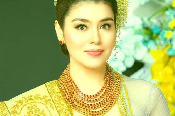 Grace, 34 — Escort in Webula, Myanmar