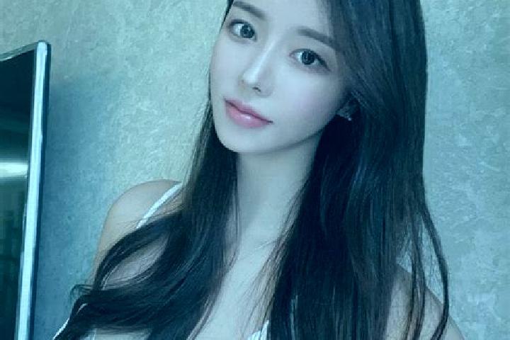Grace, 34 — Escort in Zhuangbian, China