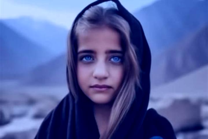 Grace, 35, a blonde brown-eyed middle eastern companion based in Lanipao. Offering Couples, Fetish, BDSM, Tantra. Available for incall and outcall, day and e...
