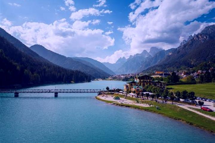 Grace, 35 — Escort in Auronzo, Italy