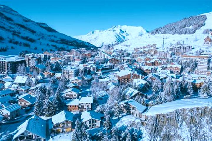 Grace, 35 — Escort in Les Deux Alpes, France