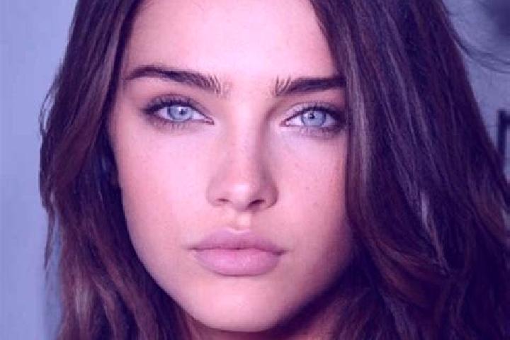 Grace, 36, a brunette blue-eyed mediterranean companion based in Balivka. Offering Party Girl, CIM. Available for incall and outcall, day and evening dates.