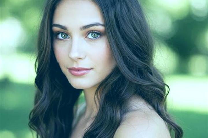 Grace, 37, a brunette hazel-eyed caribbean companion based in Humber. Offering Massage, Party Girl, Travel Companion, Dinner Date. Available for incall and o...
