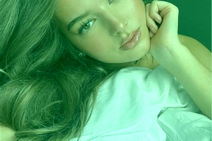 Grace, 37, a brunette hazel-eyed latina companion based in Lisnyky. Offering Erotic Massage, Roleplay, Dinner Date. Available for incall and outcall, overnig...