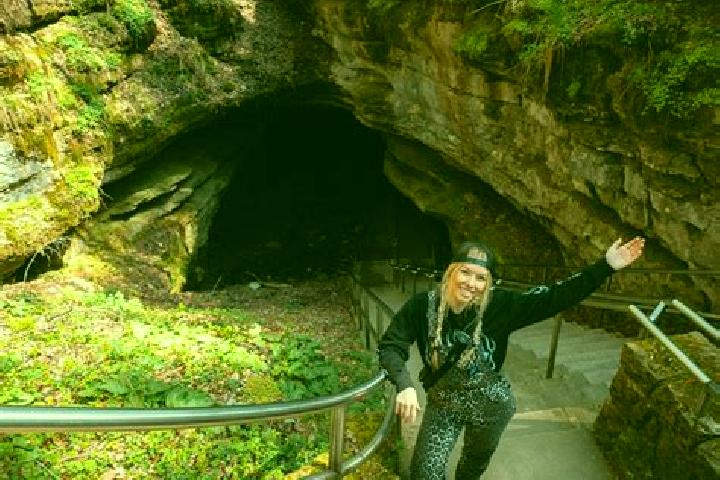Grace, 37 — Escort in Cave City, United States