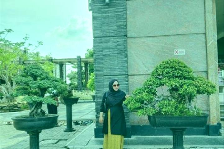 Grace, 37 — Escort in Cipeuyeum, Indonesia