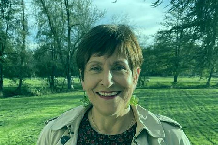 Grace, 37 — Escort in Nazelles-Negron, France