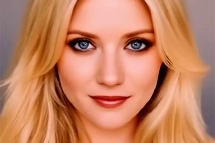 Grace, 38, a blonde amber-eyed mixed companion based in Britz. Offering Prostate Massage, 69. Available for incall and outcall, overnight bookings available.