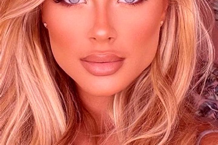 Grace, 38, a blonde hazel-eyed latina companion based in Fuorigrotta. Offering BDSM, Party Girl. Available for incall and outcall, overnight bookings available.