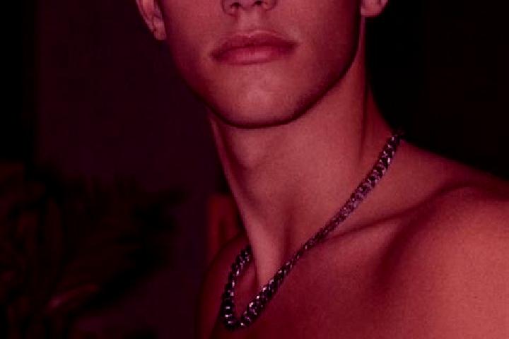 Grace, 38, a brunette grey-eyed caribbean companion based in Tambovka. Offering Roleplay, Prostate Massage, Domination, OWO. Available for incall and outcall...