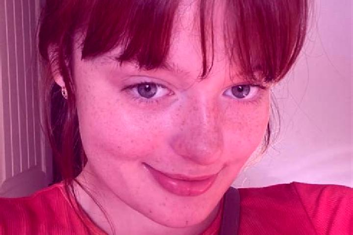 Grace, 38, a red grey-eyed mixed companion based in Hohenberg-Krusemark. Offering BDSM, Dinner Date, Party Girl. Available for incall and outcall, day and ev...
