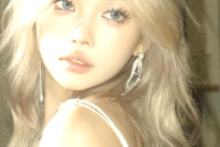 Grace, 39, a blonde grey-eyed asian companion based in Hettenhausen. Offering BDSM, Travel Companion, Fetish. Available for incall and outcall, overnight boo...