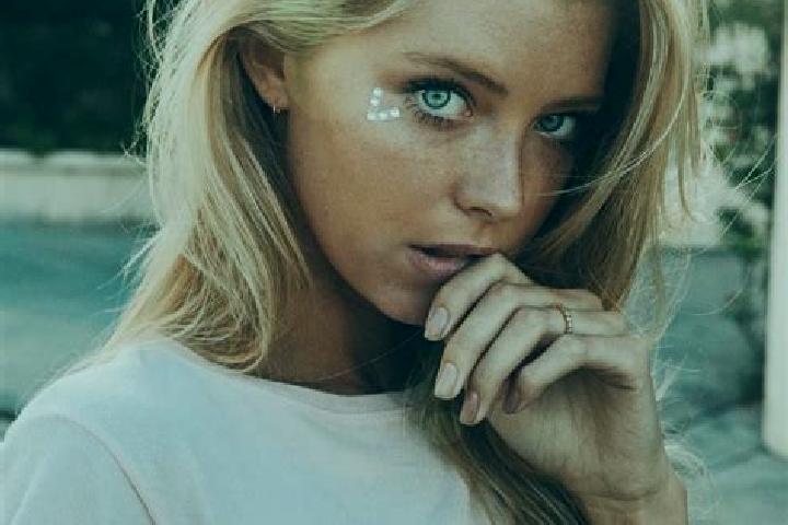 Hannah, 20, a blonde blue-eyed caucasian companion based in Ashaiman. Offering Party Girl, Travel Companion, Prostate Massage, Deep French Kissing, Dominatio...